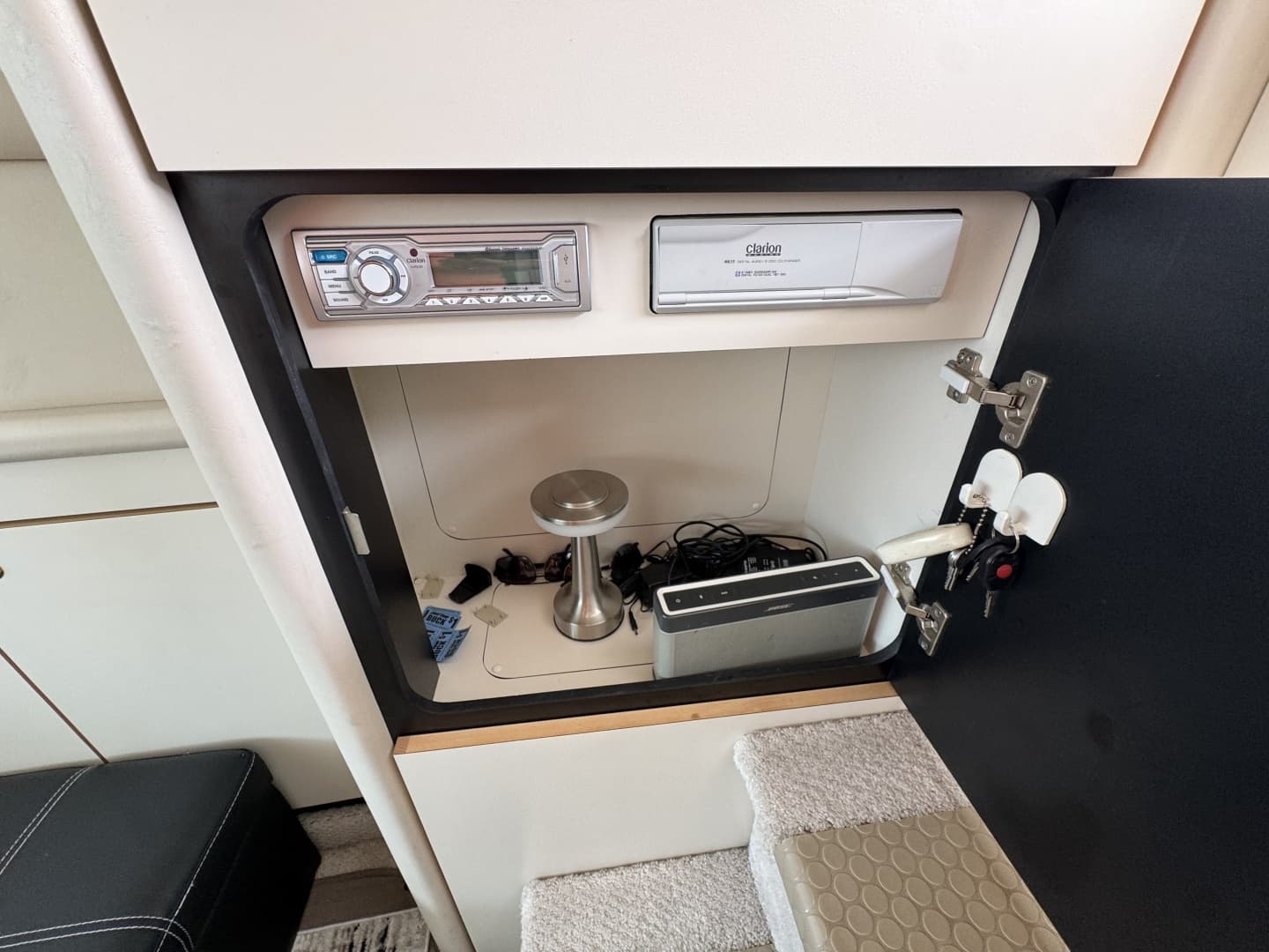 1998 Sea Ray 370 Aft Cabin