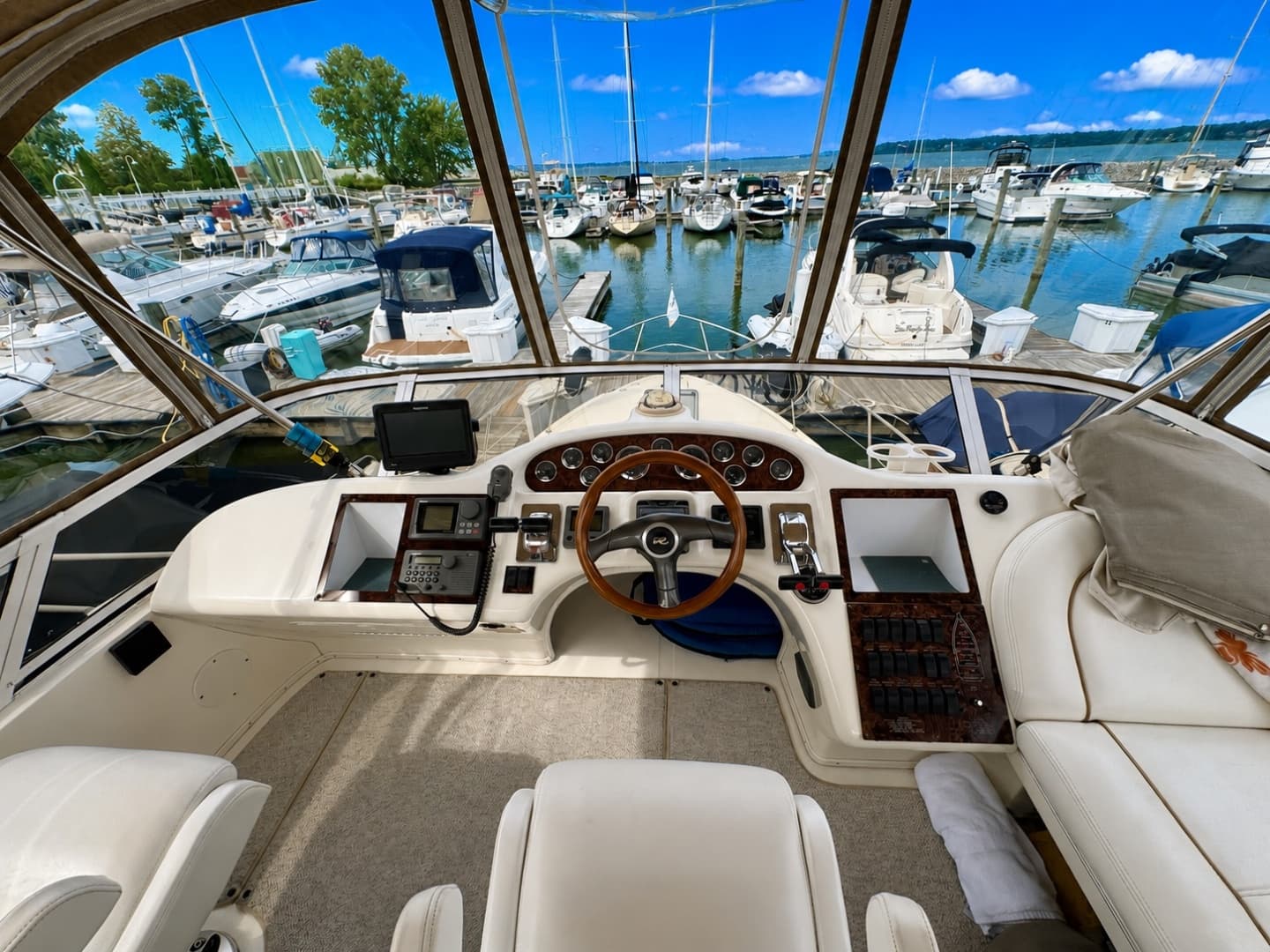 1998 Sea Ray 370 Aft Cabin