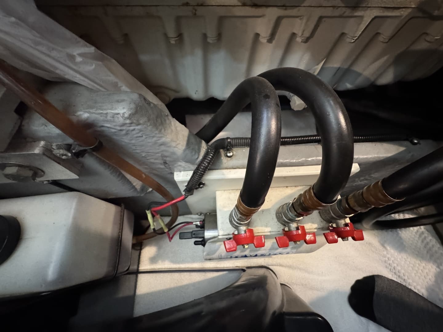 1998 Sea Ray 370 Aft Cabin