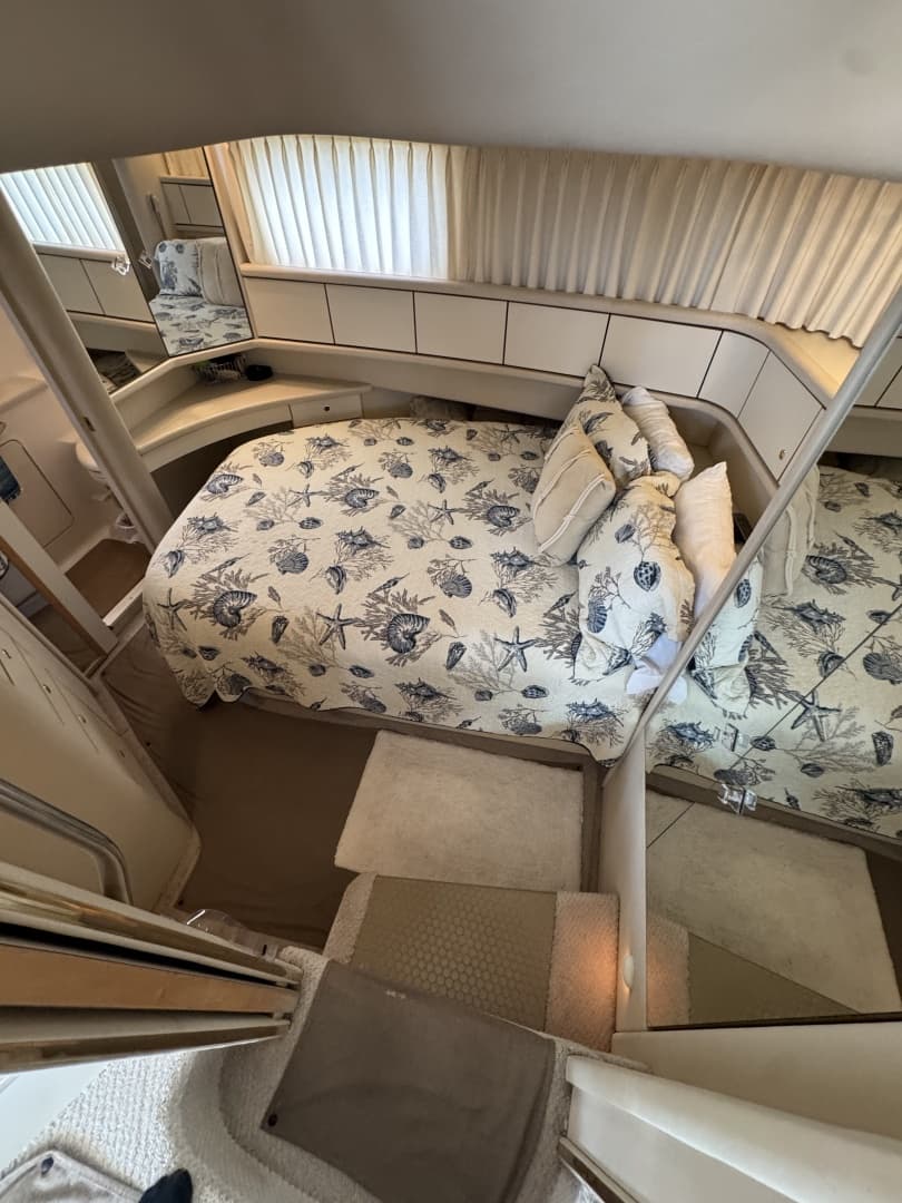 1998 Sea Ray 370 Aft Cabin