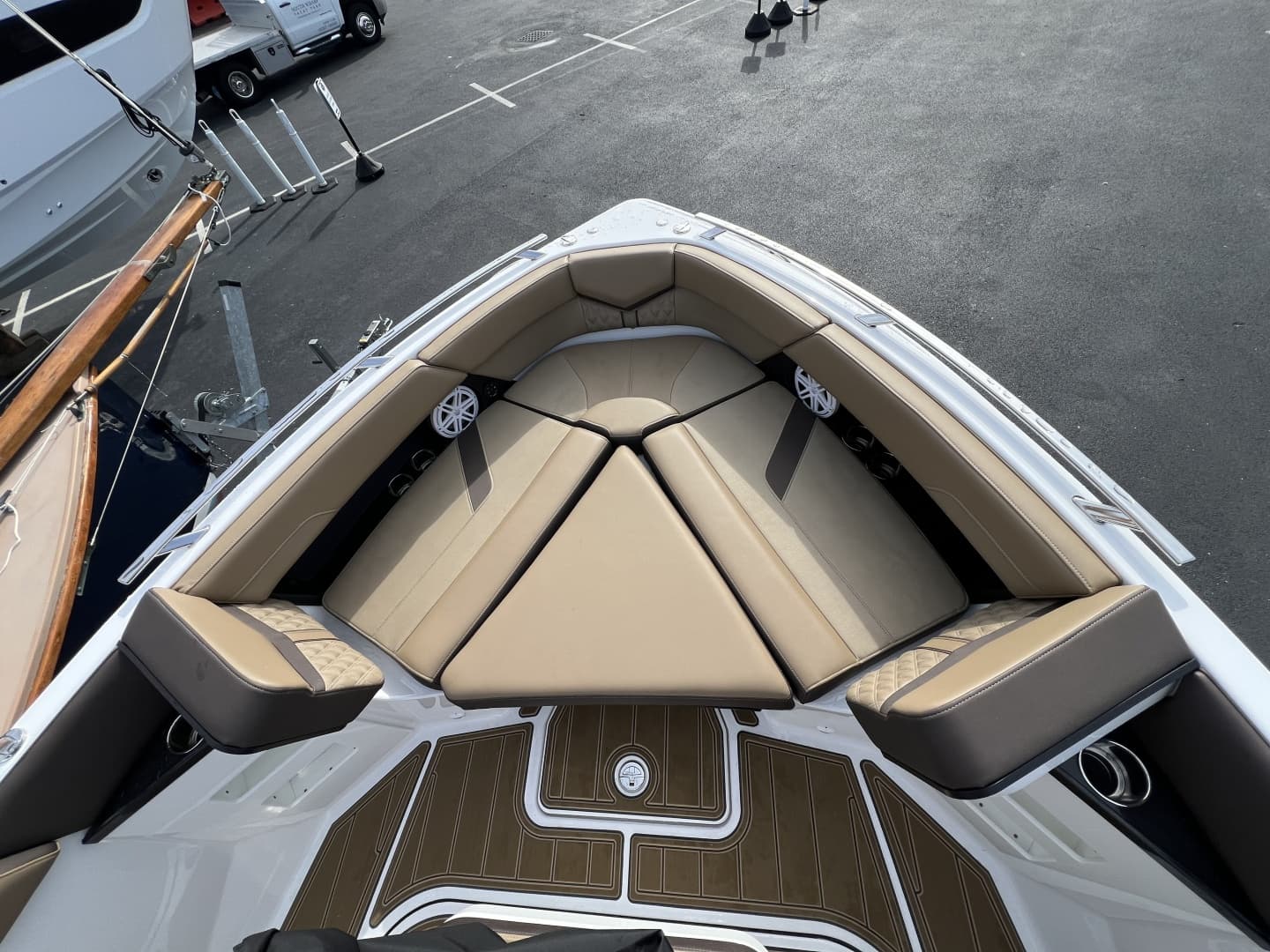 2027 Monterey 30 Elite OB
