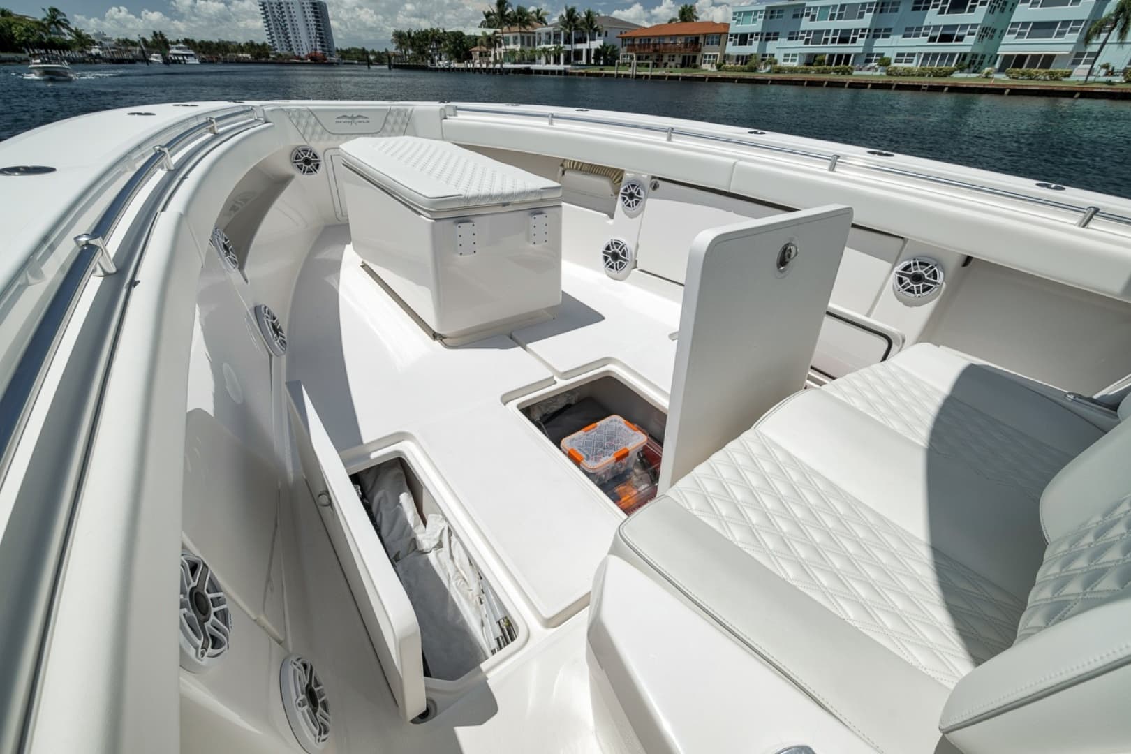 2019 Invincible 39