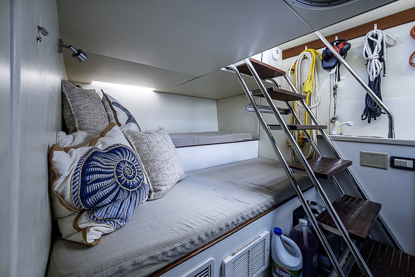 2005 Pacific Mariner 2005 Pacific Mariner Motor Yacht