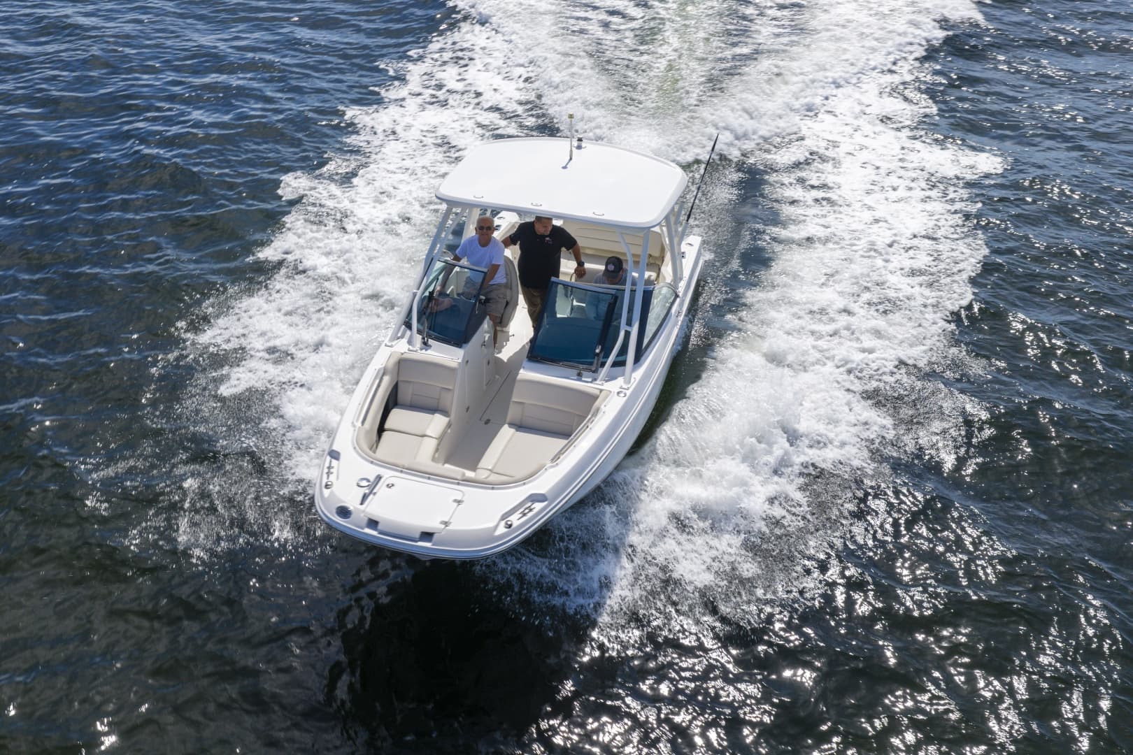 2016 Boston Whaler 230 VANTAGE