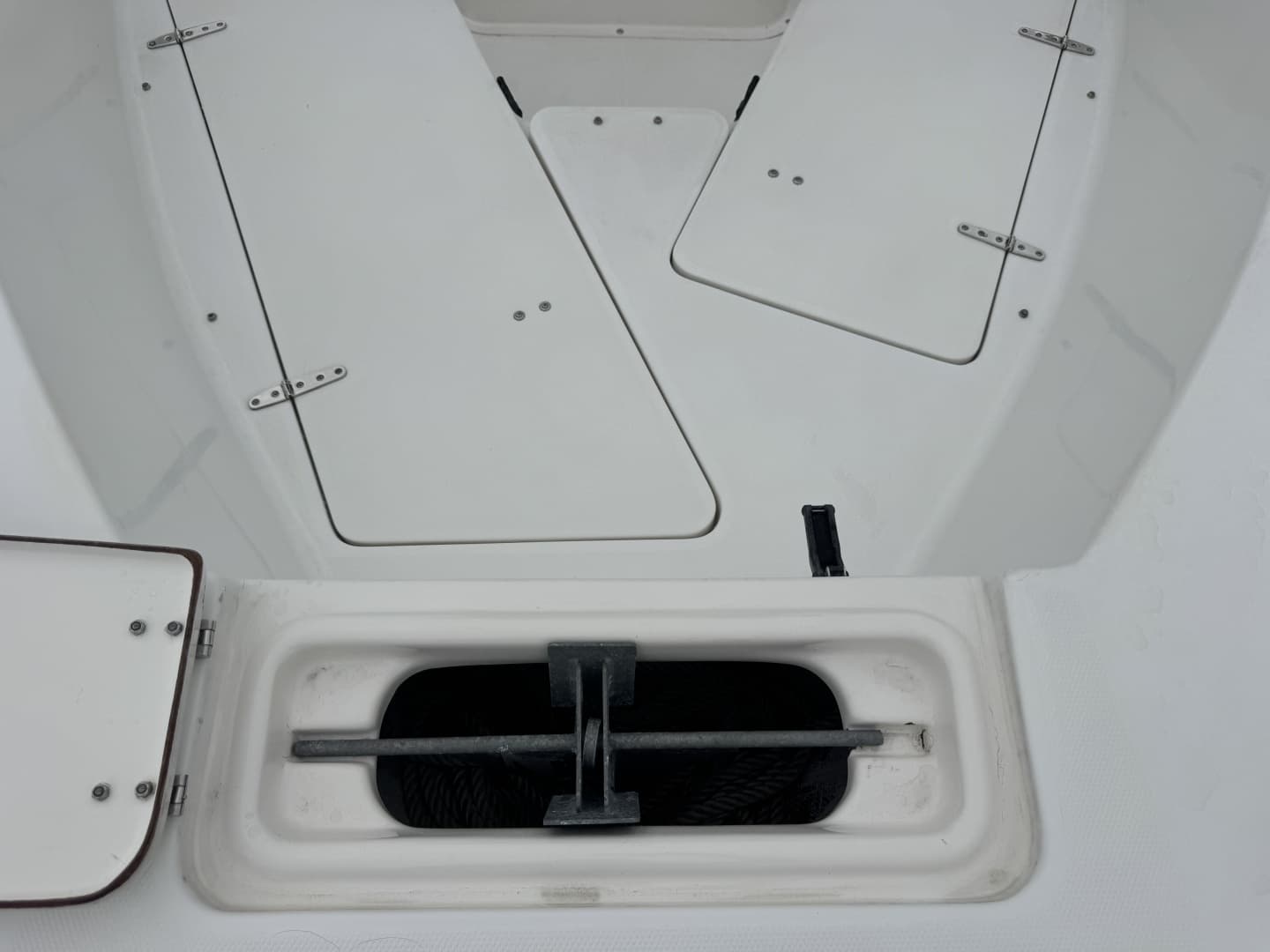 2007 Sea Hunt Triton 220