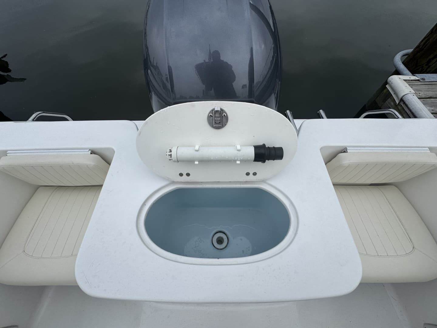 2007 Sea Hunt Triton 220