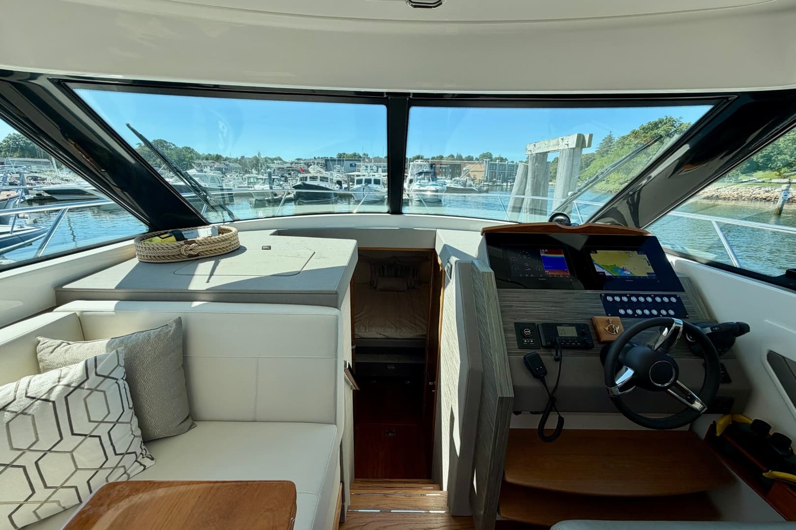 2020 Tiara Yachts C39 Coupe
