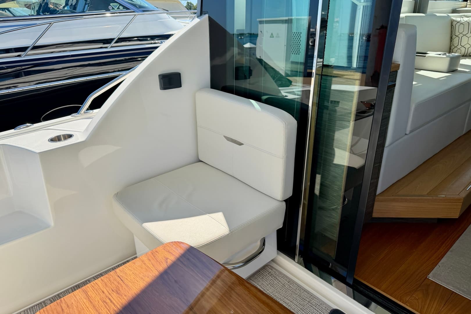 2020 Tiara Yachts C39 Coupe