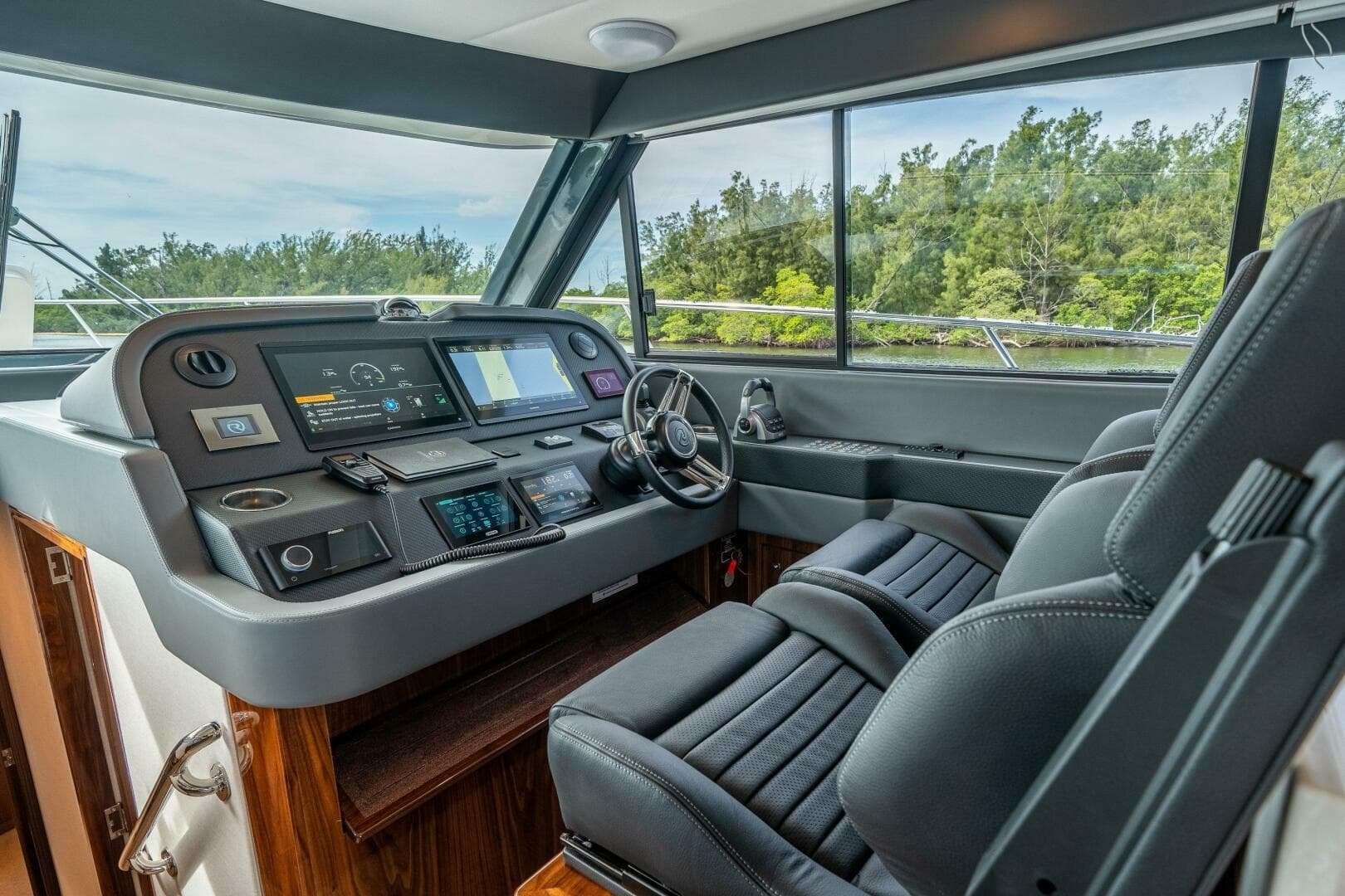 2026 Riviera 465 SUV