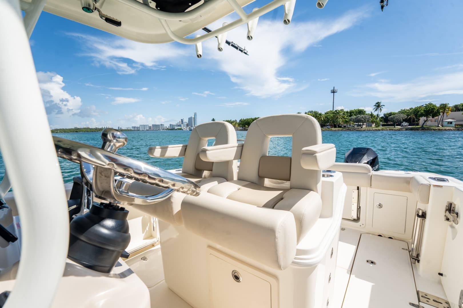 2024 Boston Whaler 280 Outrage