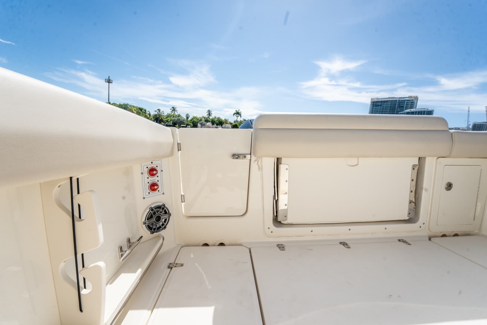 2024 Boston Whaler 280 Outrage