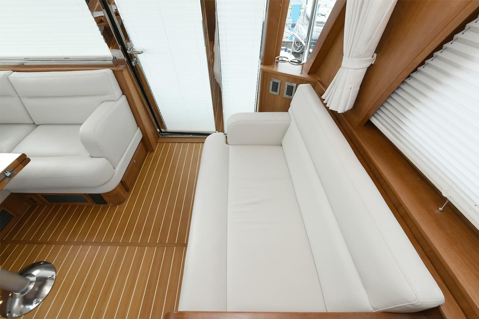 2021 Sabre 48 Salon Express