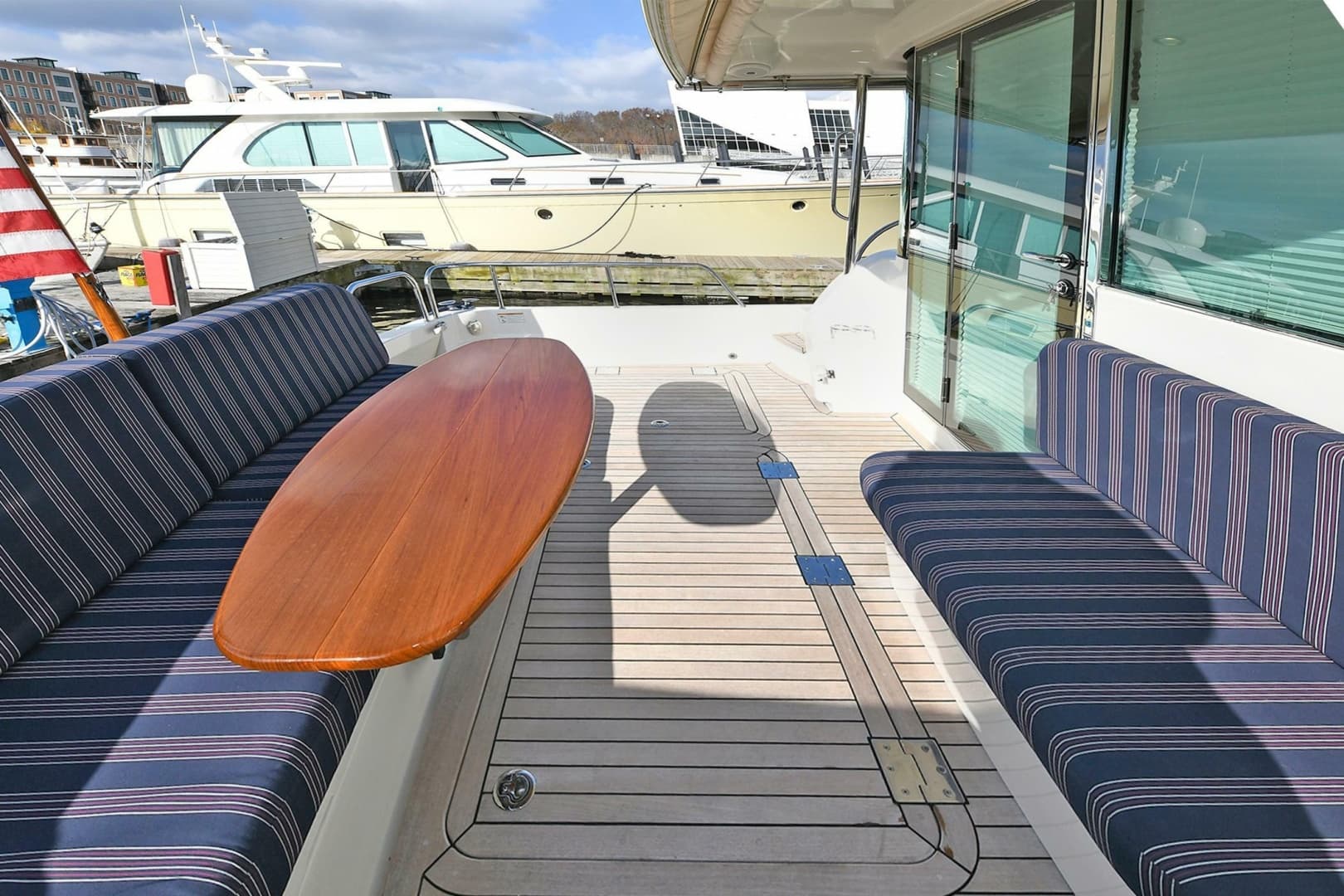 2021 Sabre 48 Salon Express