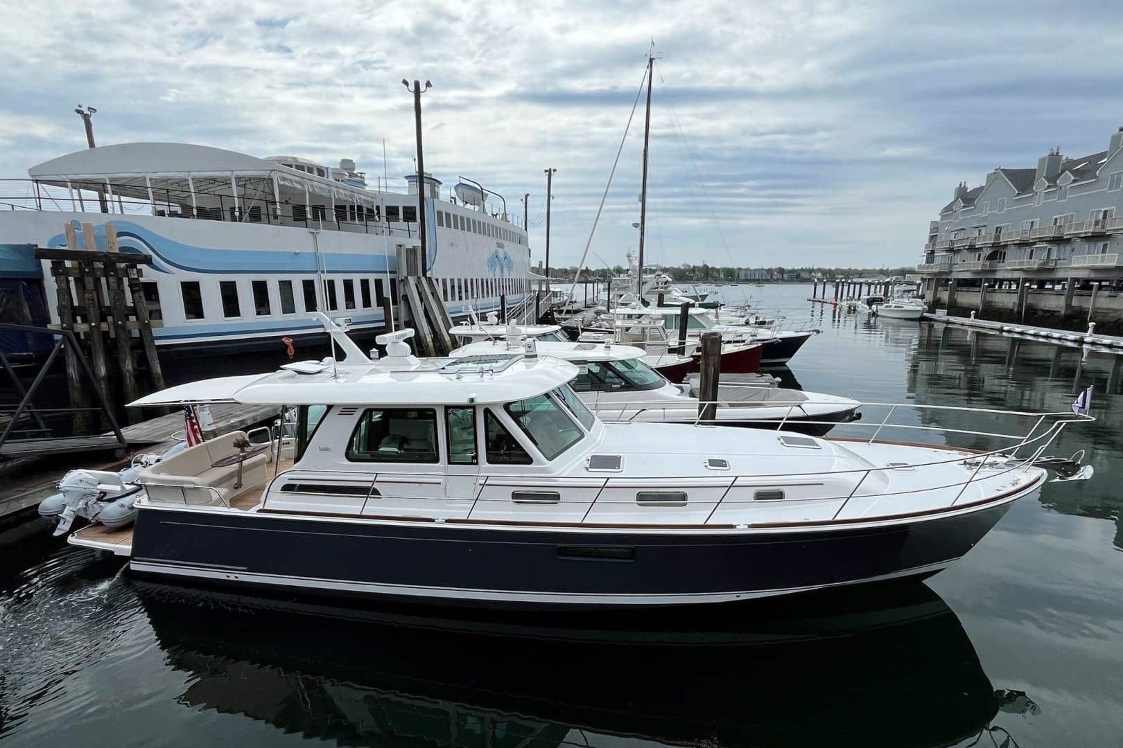 2024 Sabre 48 Salon Express
