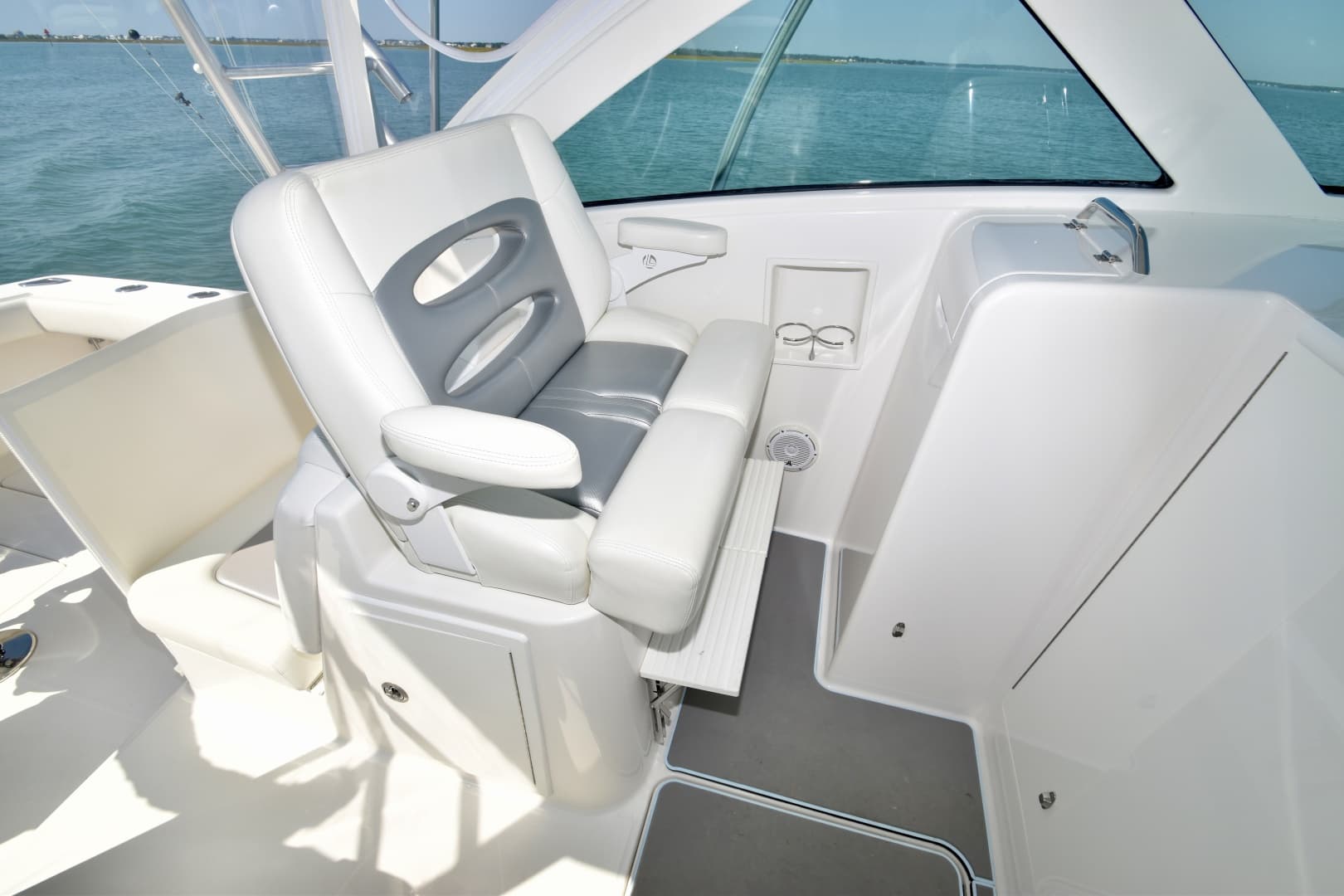2018 Albemarle 29 Express