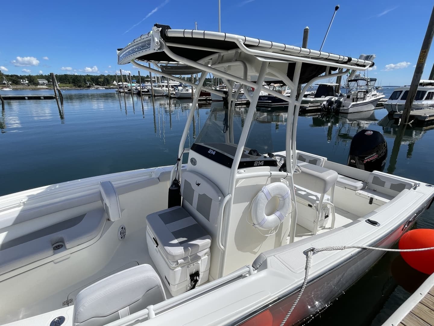 2023 Mako 214 CC