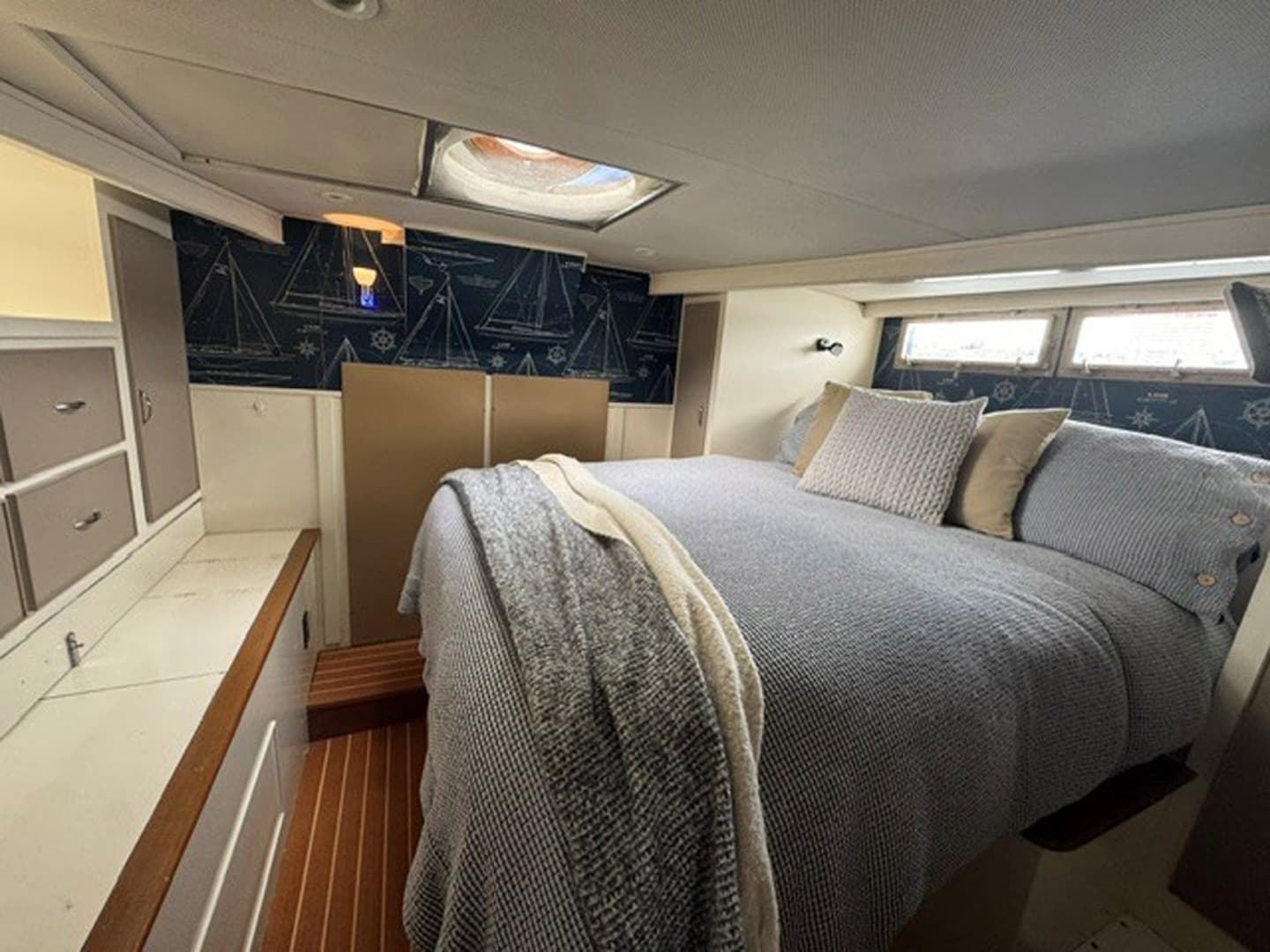 1968 Chris-Craft 47 Commander