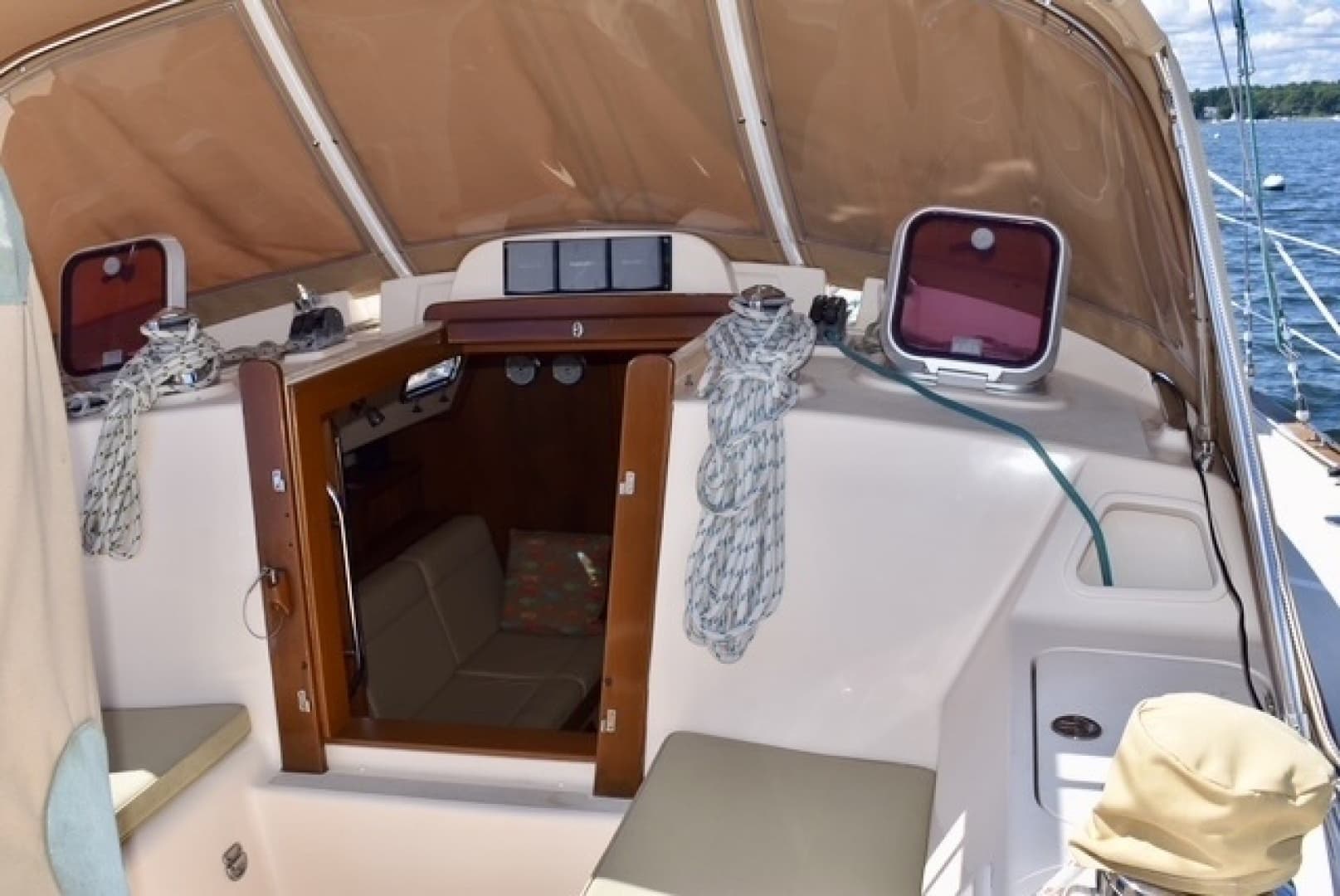 2004 Island Packet 370