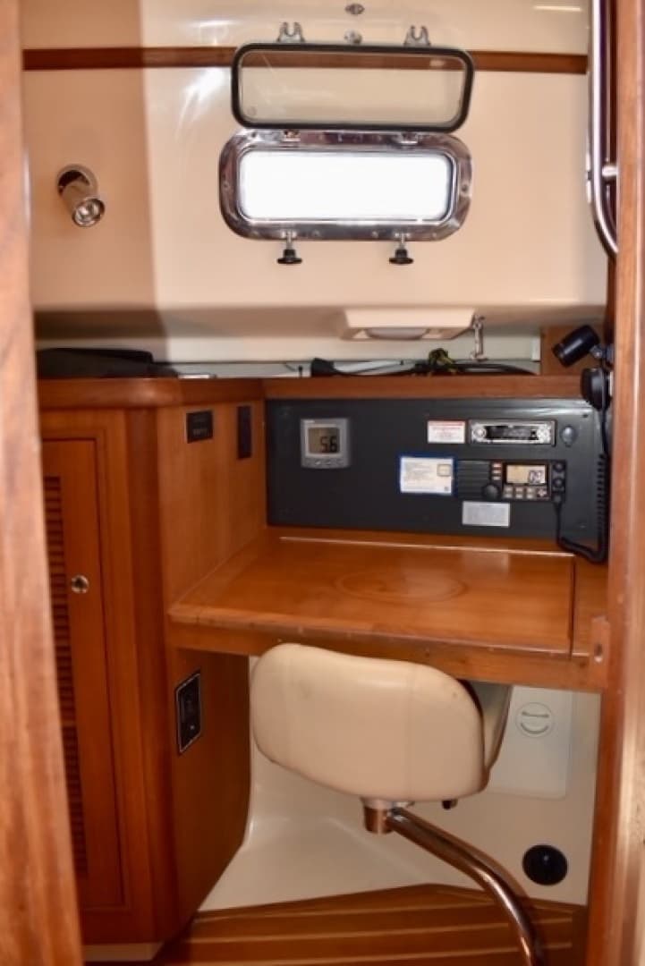 2004 Island Packet 370