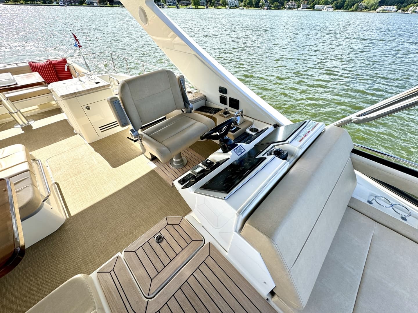 2017 Sea Ray L650 Fly