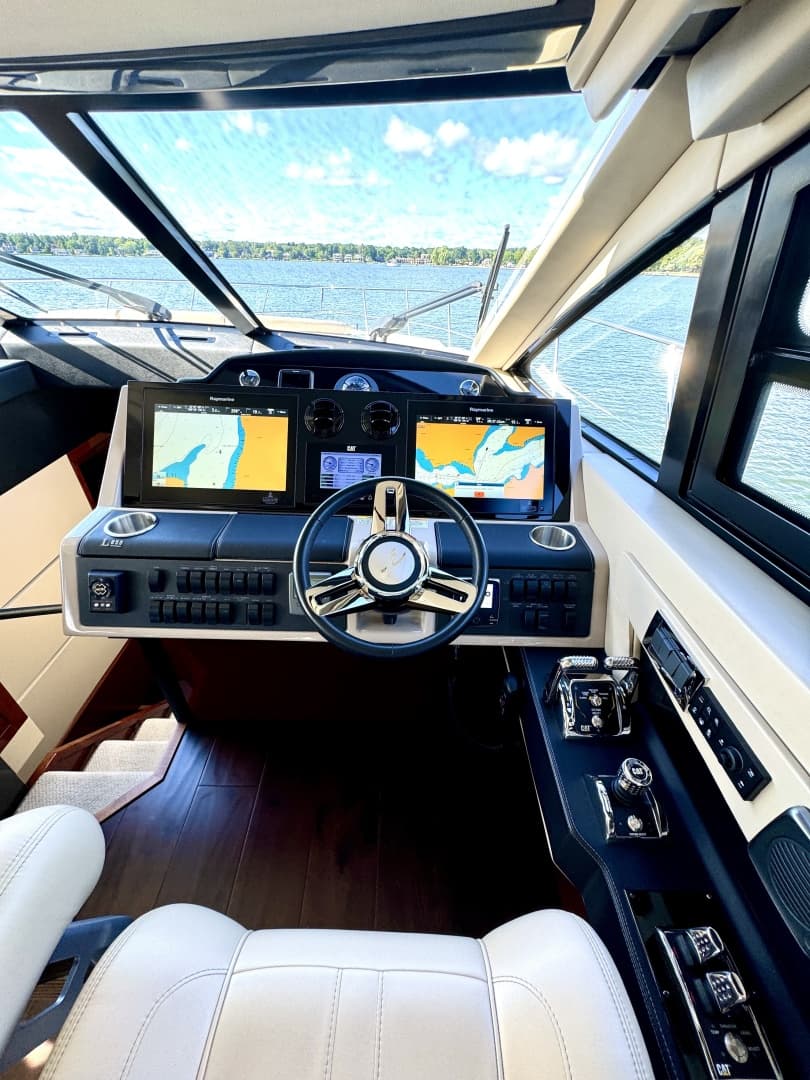 2017 Sea Ray L650 Fly