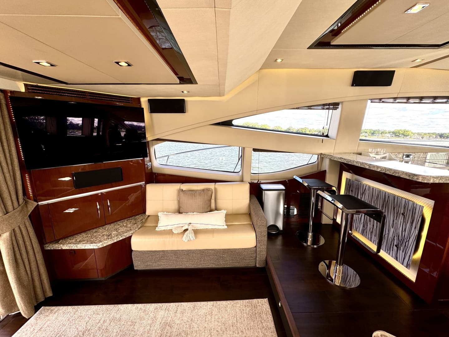 2017 Sea Ray L650 Fly