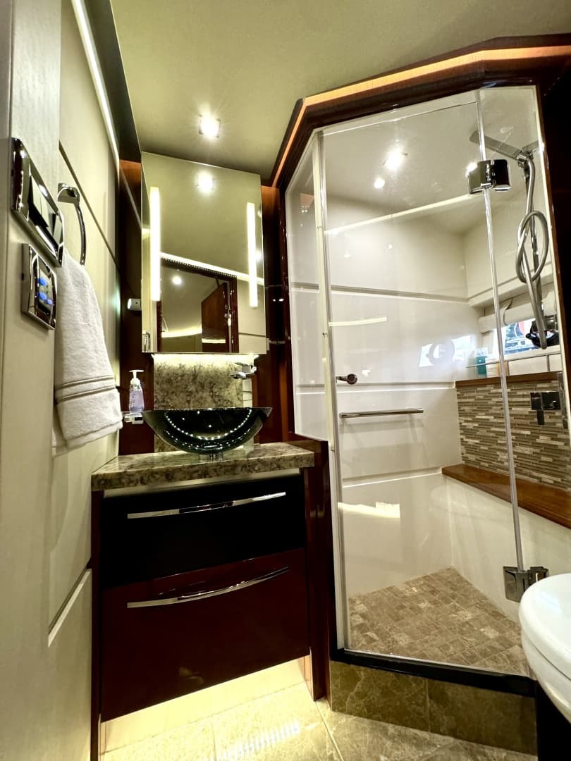 2017 Sea Ray L650 Fly