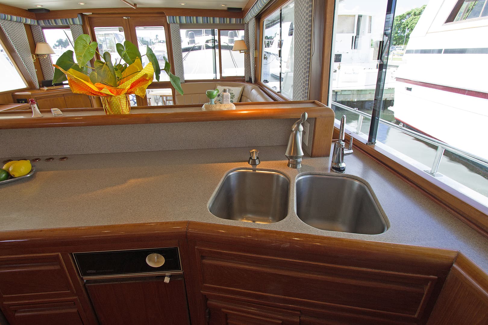 1997 Offshore Yachts Pilothouse Motor Yacht
