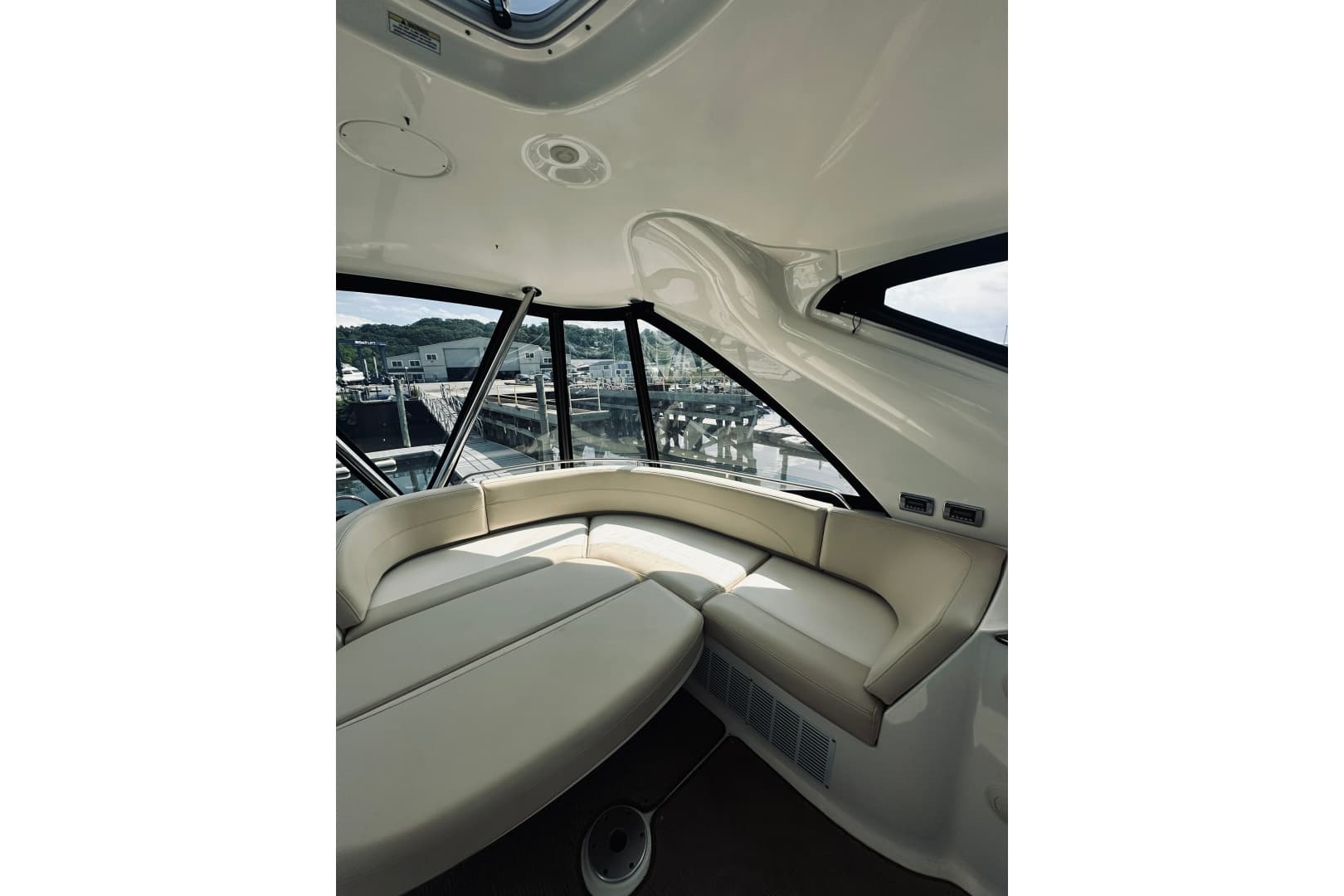 2012 Meridian 441 Sedan
