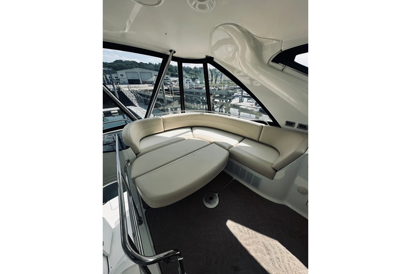 2012 Meridian 441 Sedan