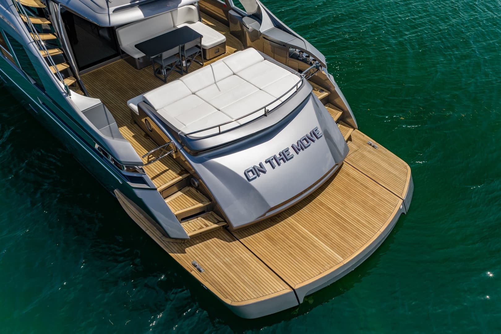 2019 Pershing 8X