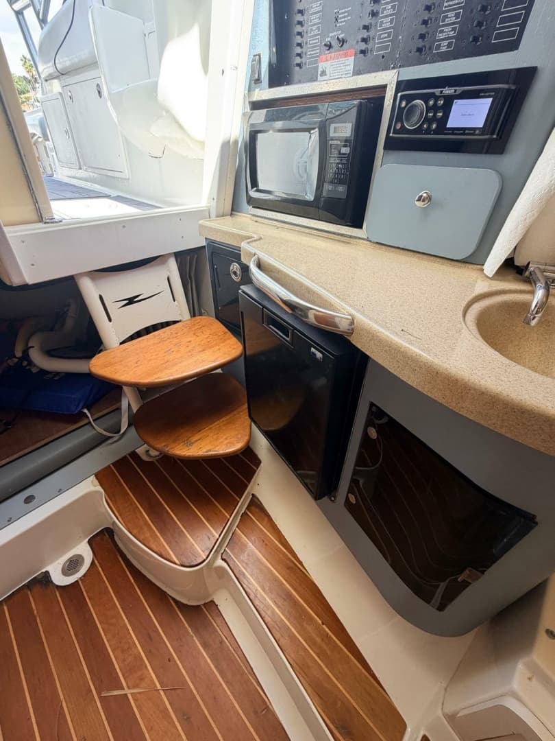 2005 Hydra-Sports 3300 VX