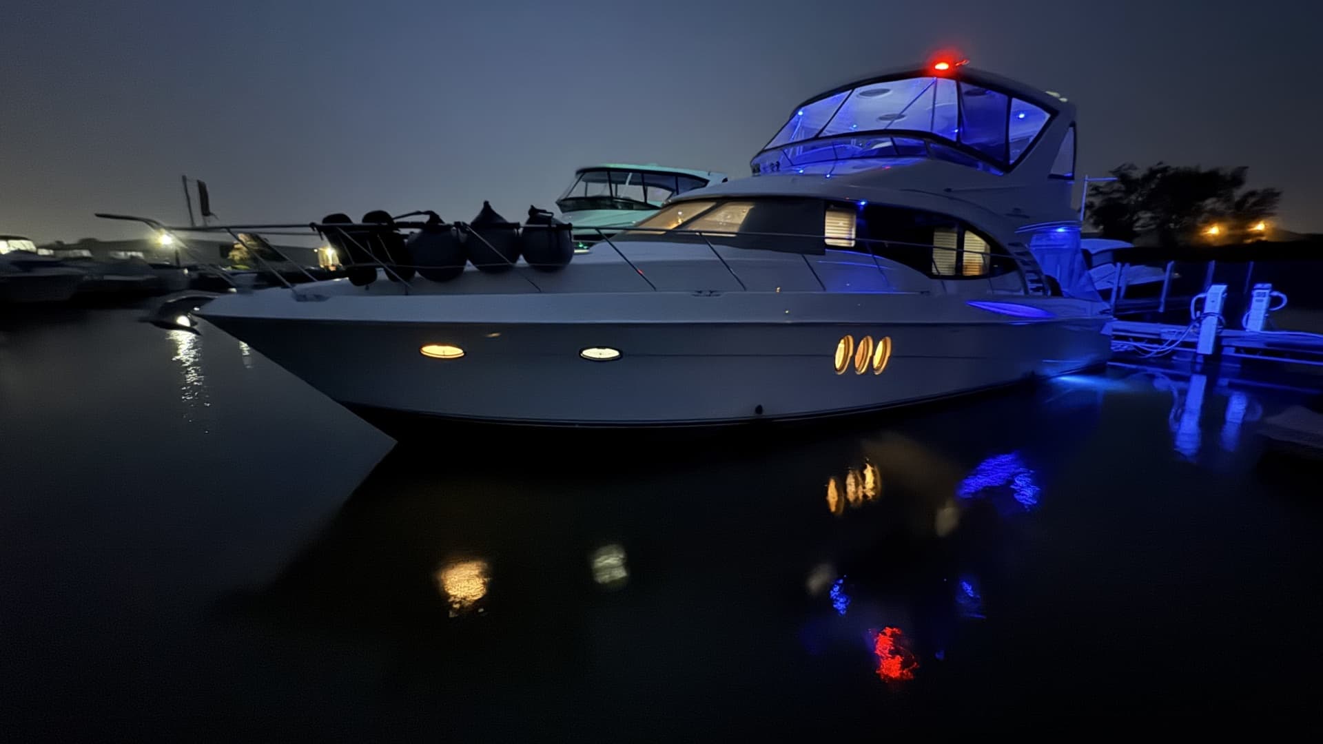 2009 Silverton 52 Ovation