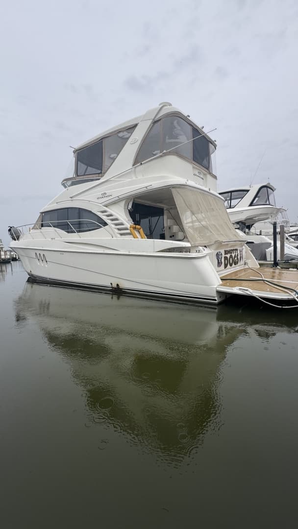 2009 Silverton 52 Ovation