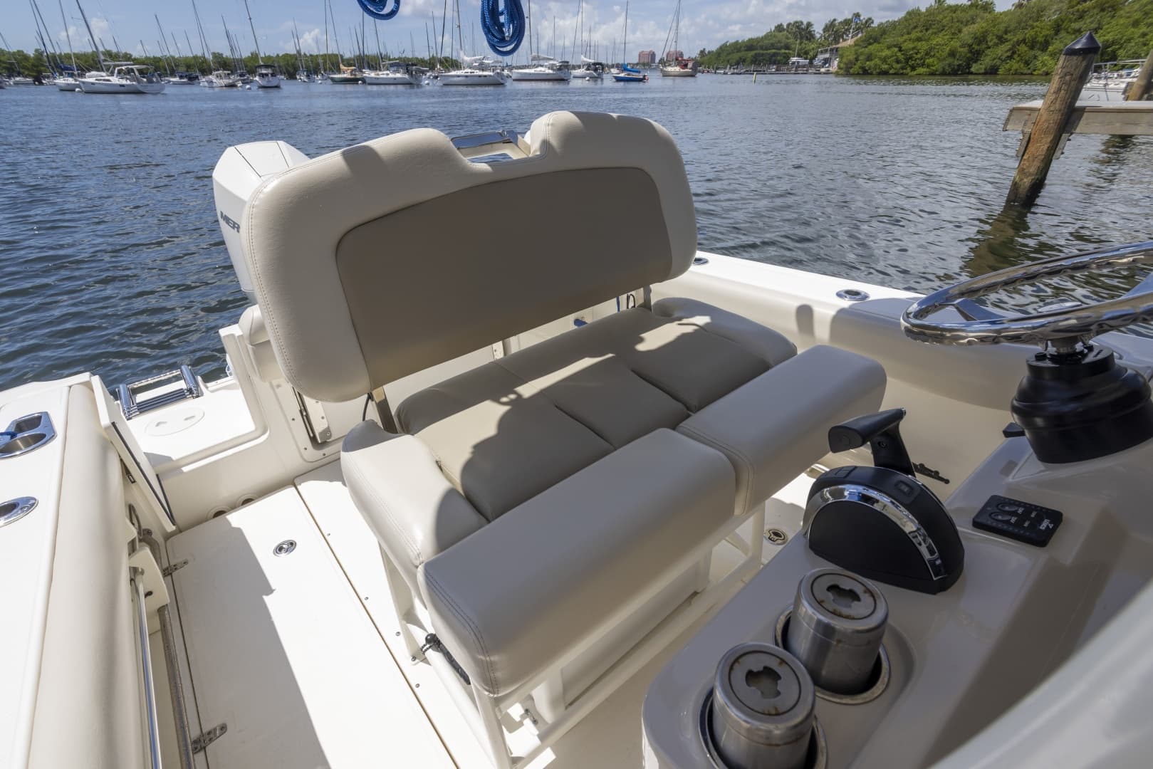2021 Boston Whaler 230 OUTRAGE