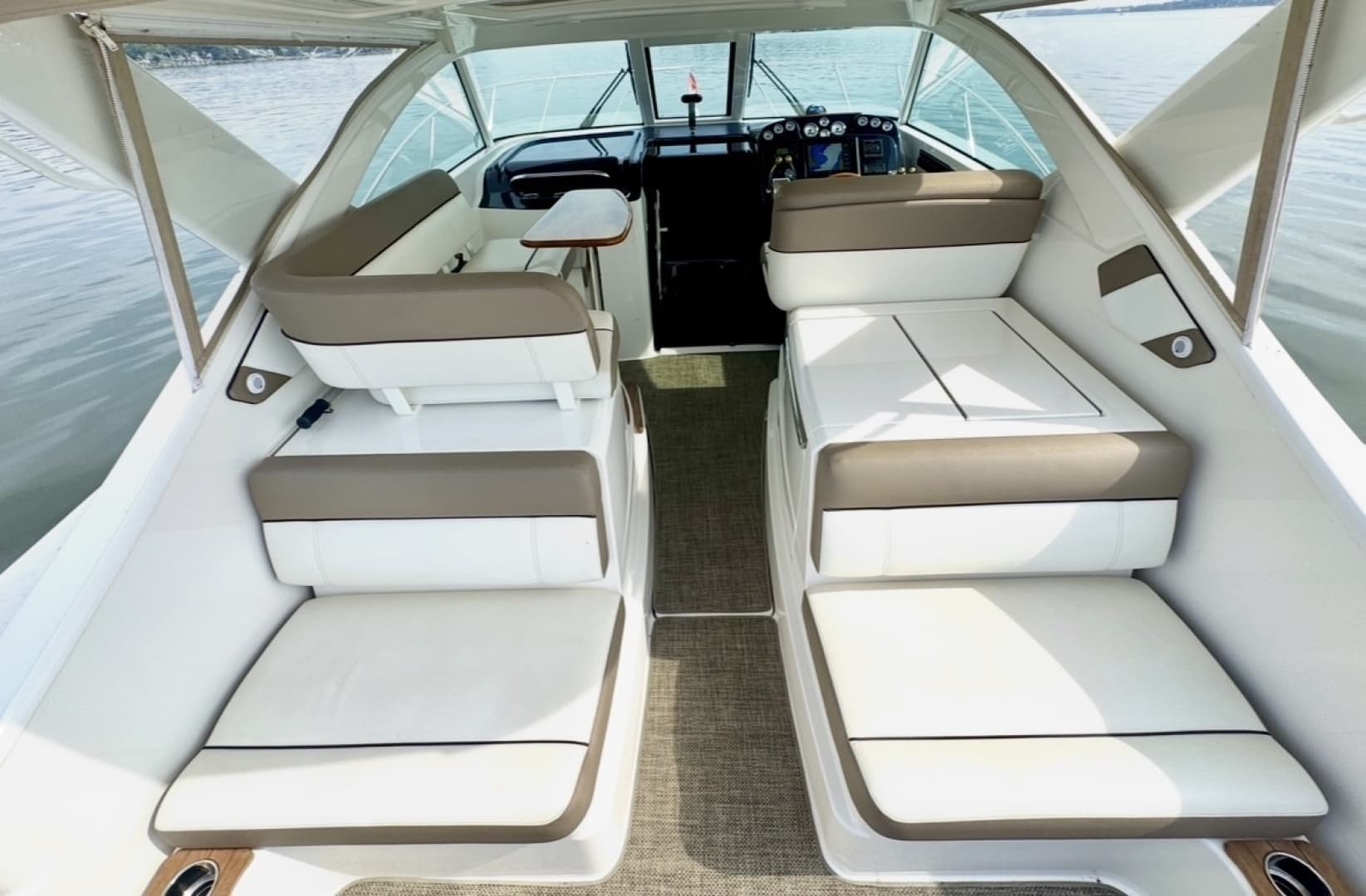 2015 Tiara Yachts 3100 Coronet