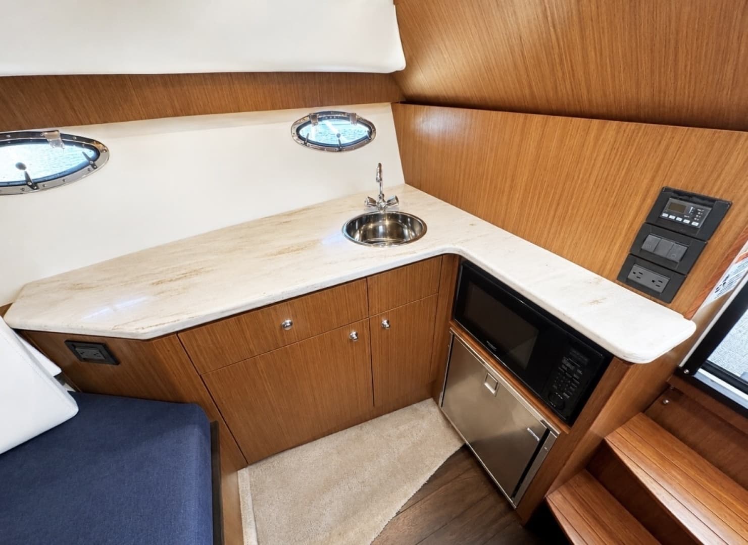 2015 Tiara Yachts 3100 Coronet