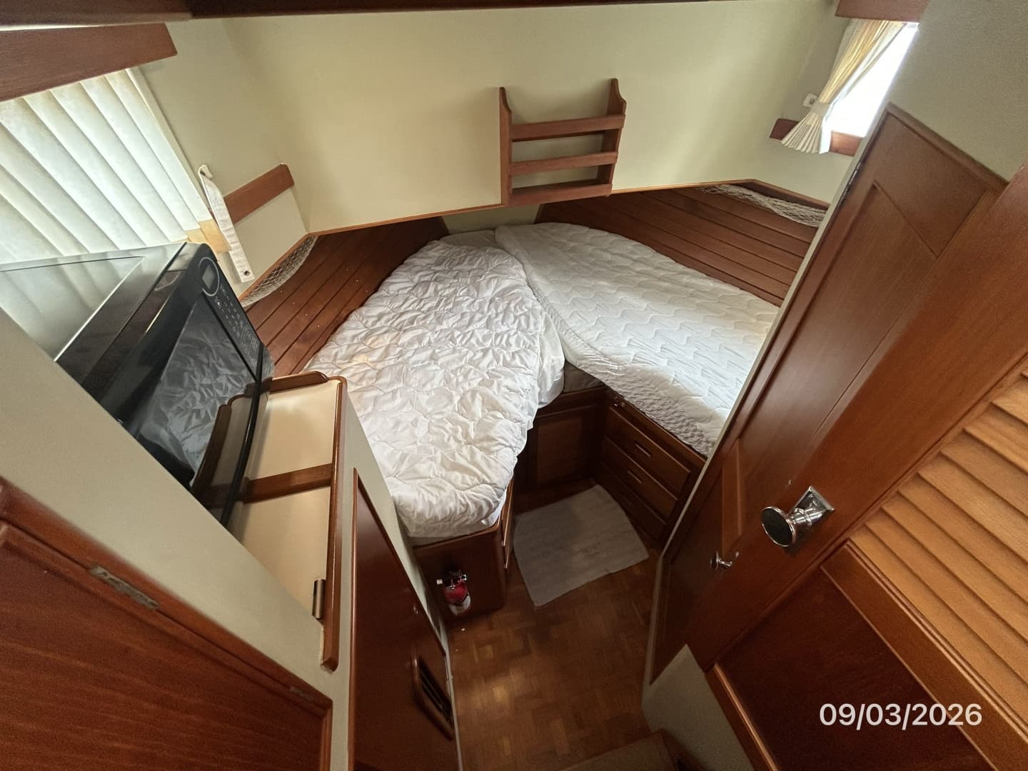 42' Grand Banks guest stateroom