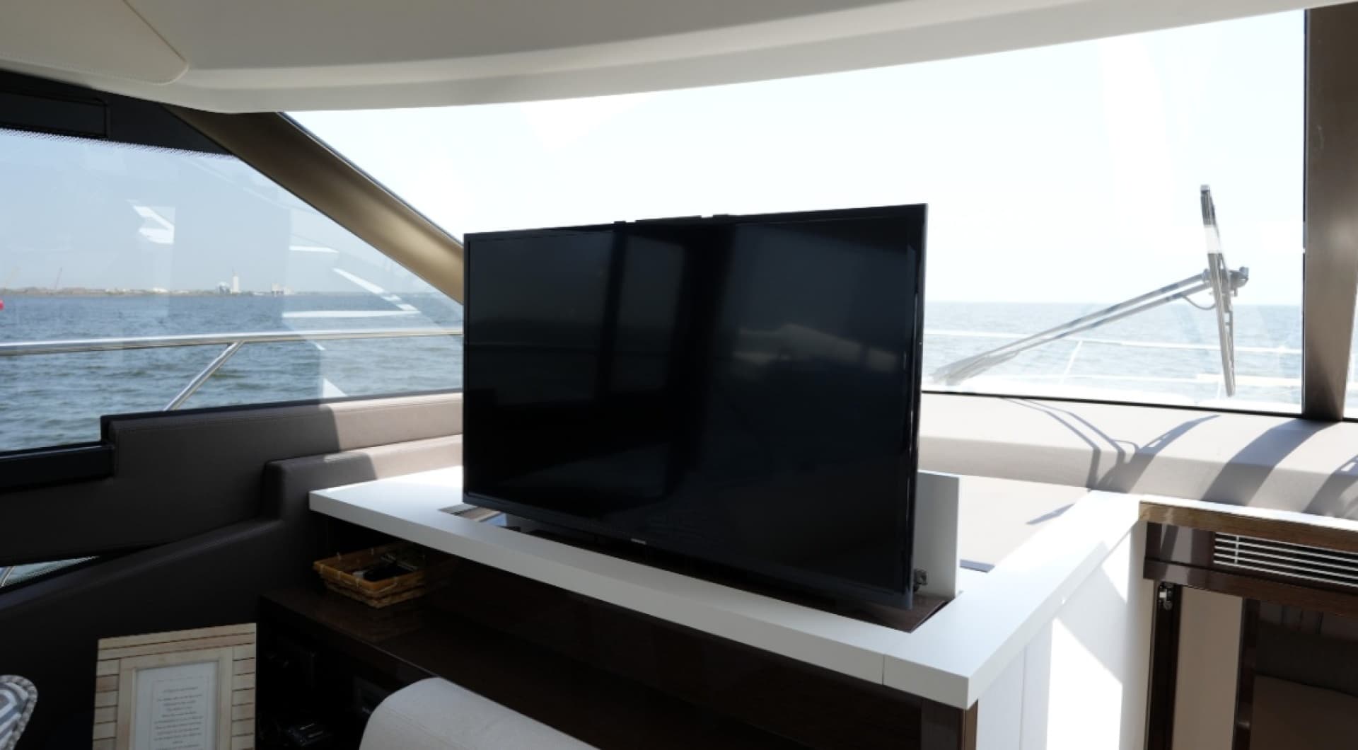 2023 Prestige 590