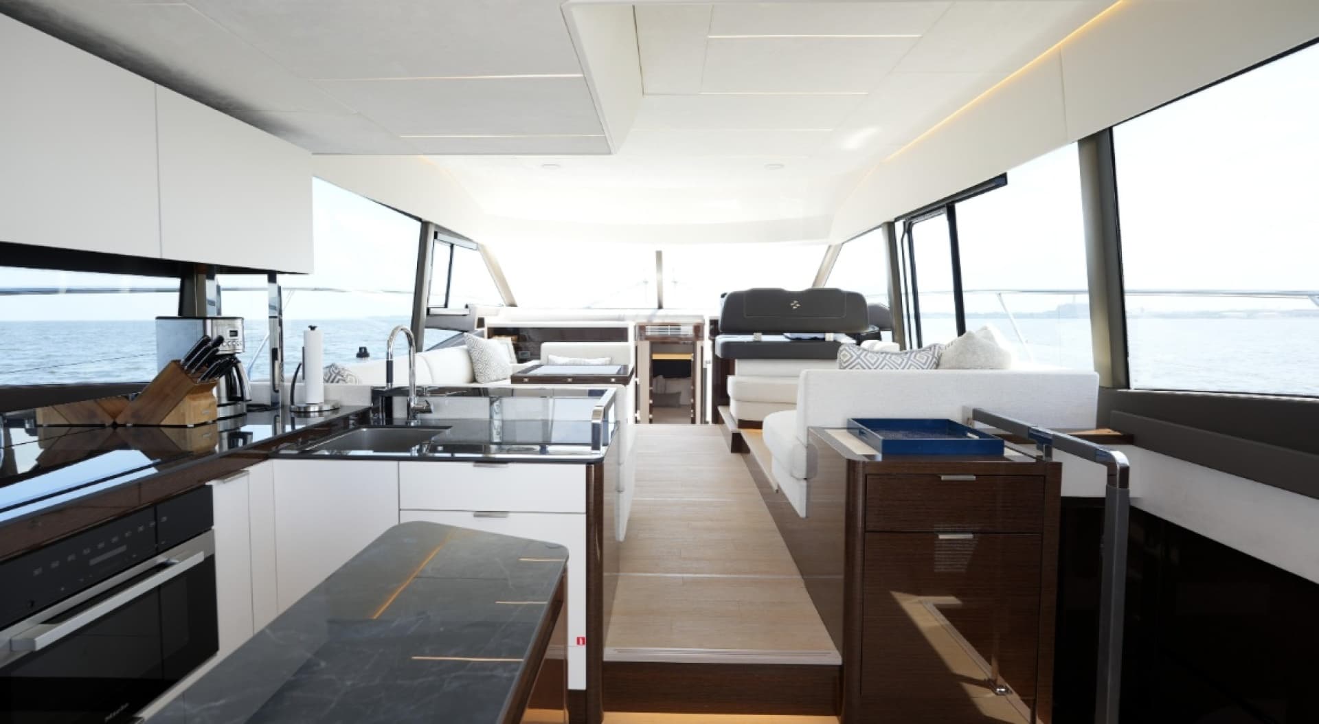 2023 Prestige 590