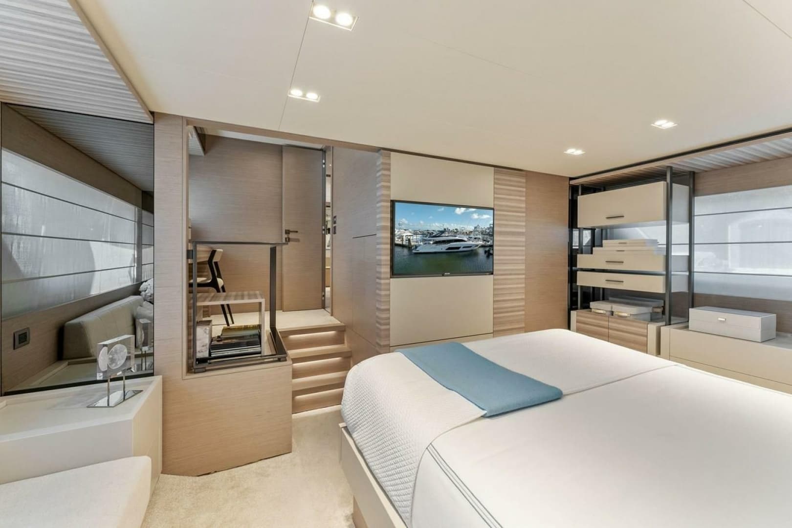 2020 Ferretti Yachts 670 Motoryacht