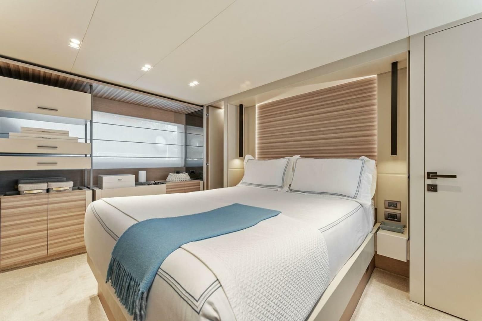 2020 Ferretti Yachts 670 Motoryacht