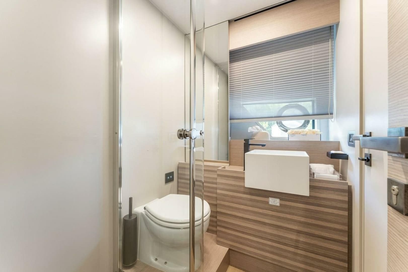 2020 Ferretti Yachts 670 Motoryacht