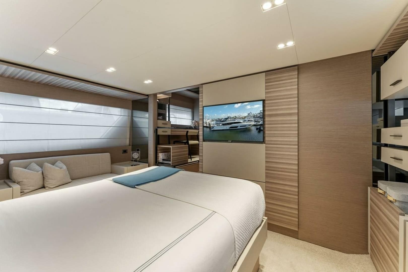 2020 Ferretti Yachts 670 Motoryacht