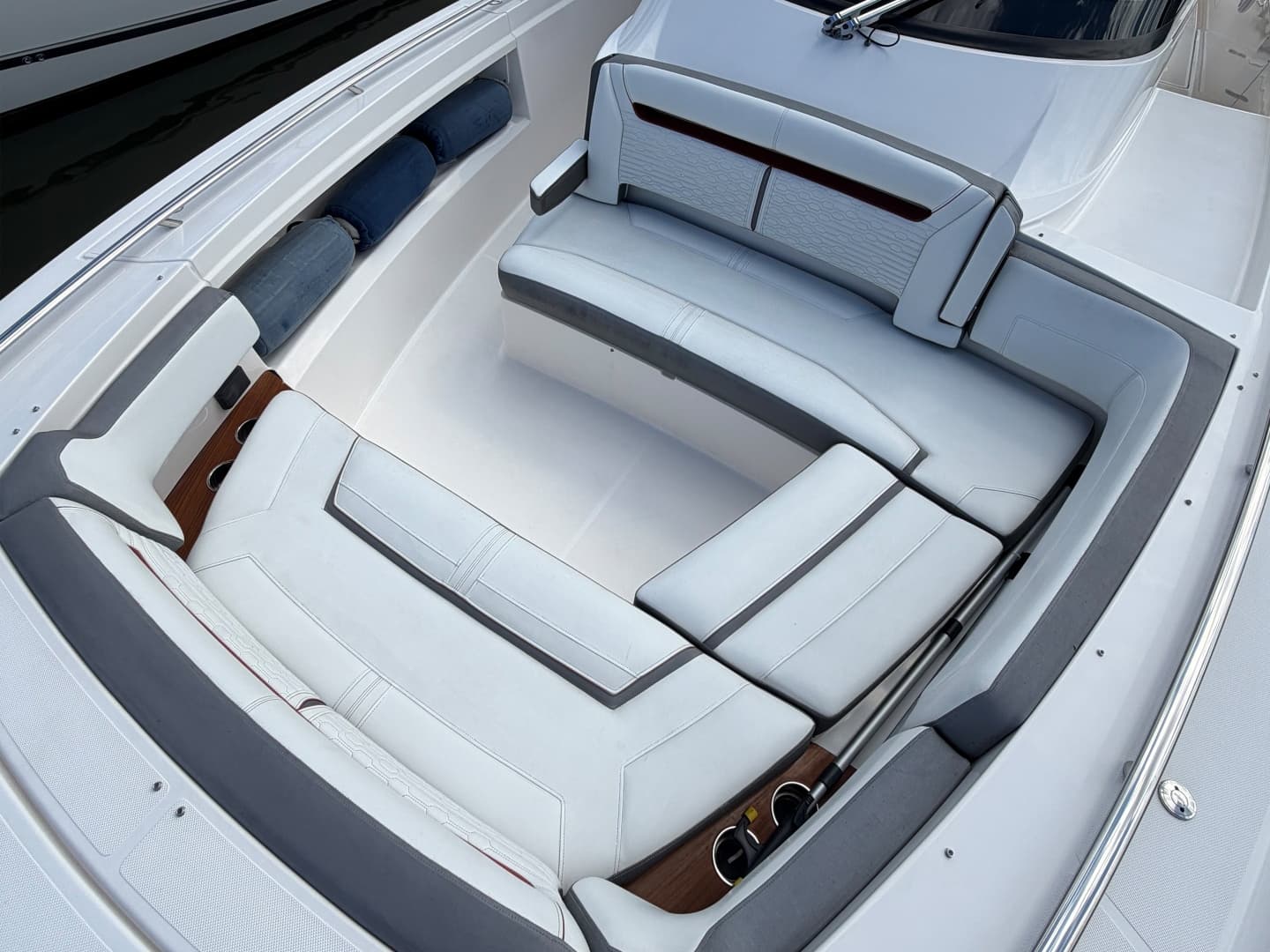 2019 Tiara Yachts 