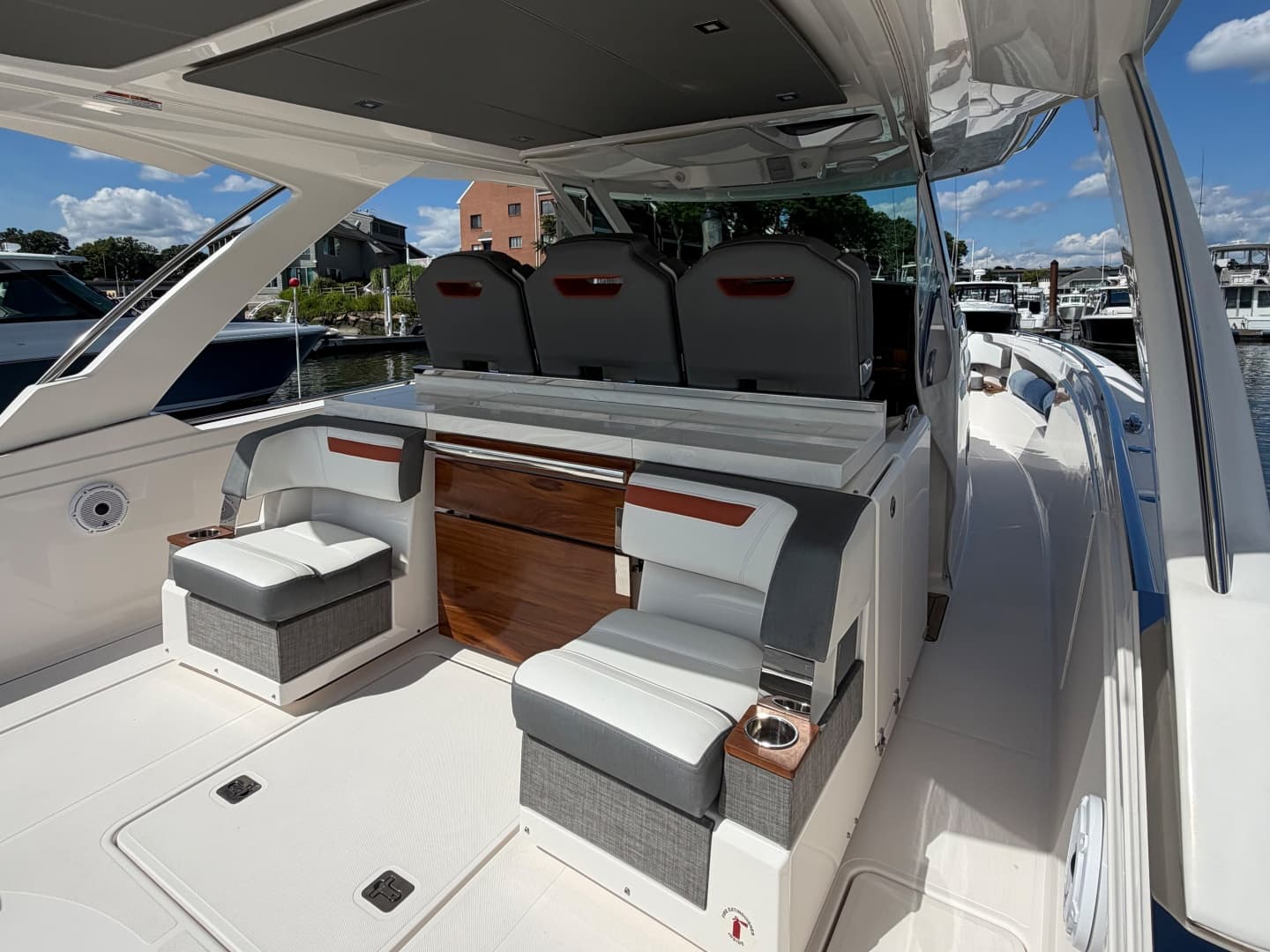 2019 Tiara Yachts 
