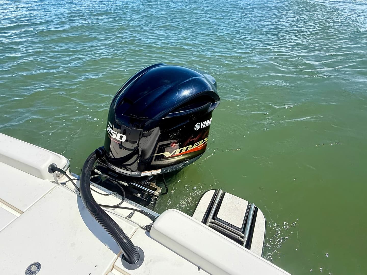 2019 ShearWater 23 LTZ