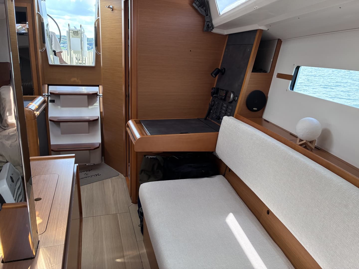 2015 Jeanneau Sun Odyssey 349