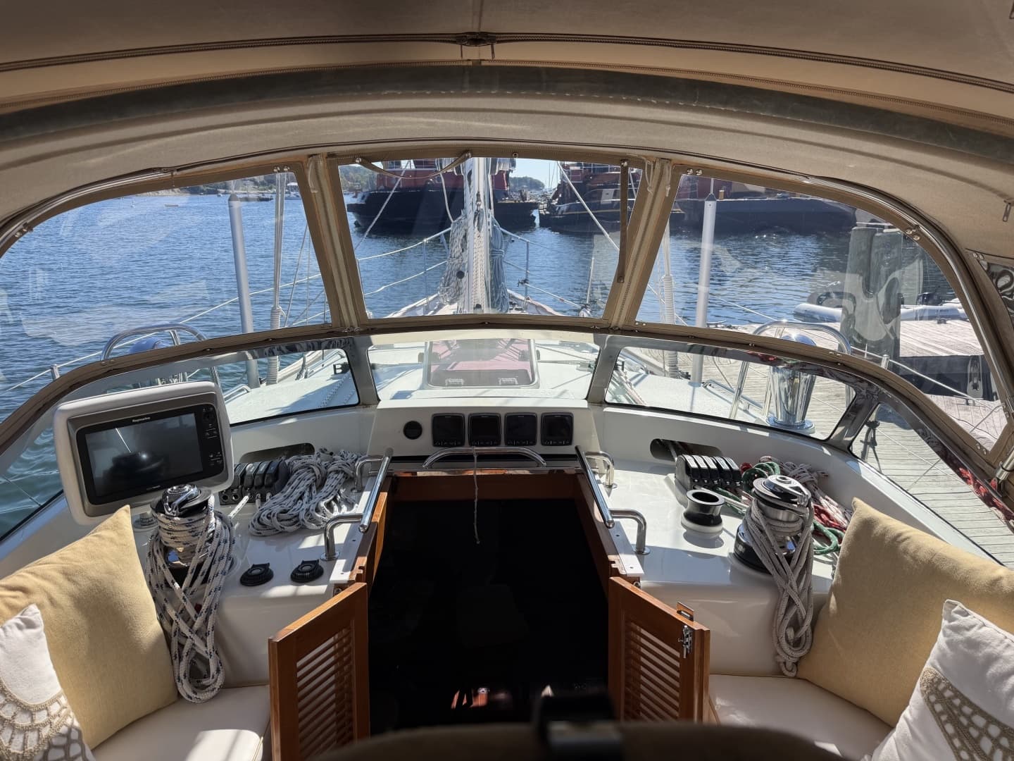 2008 Passport 515 Center Cockpit