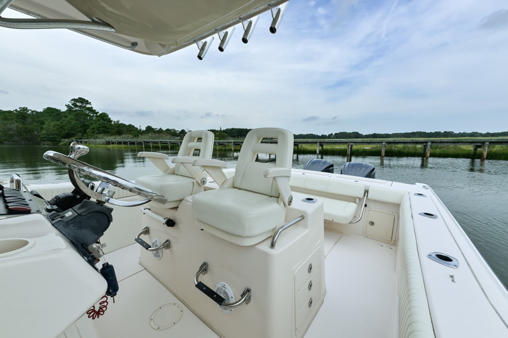 2008 Grady-White 306 Bimini